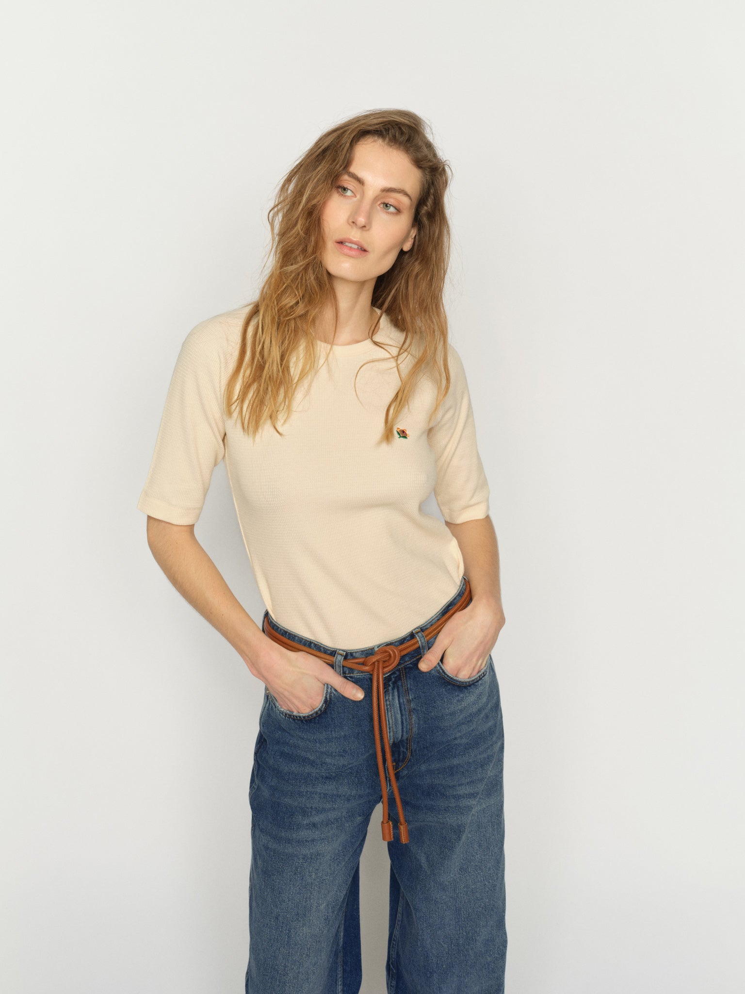 Modelshot / Ecru / Detail